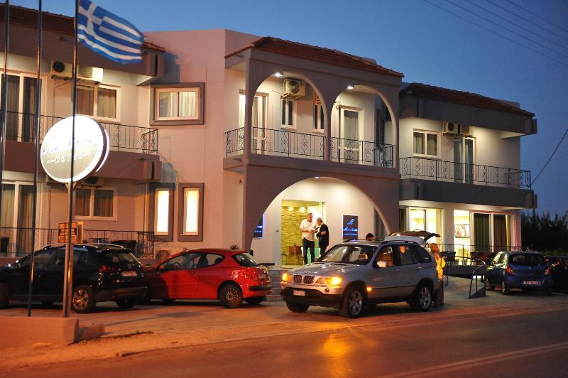 Maritime Lejlighedshotel Petaloudes